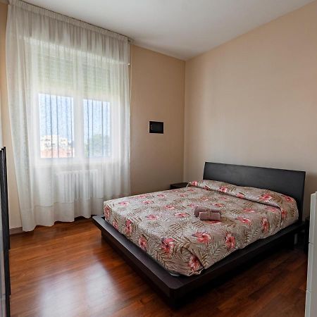 شقة Luxury House Near Train Station ليفورنو المظهر الخارجي الصورة