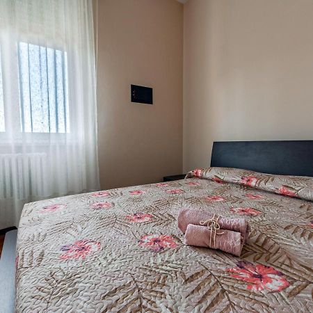 شقة Luxury House Near Train Station ليفورنو المظهر الخارجي الصورة
