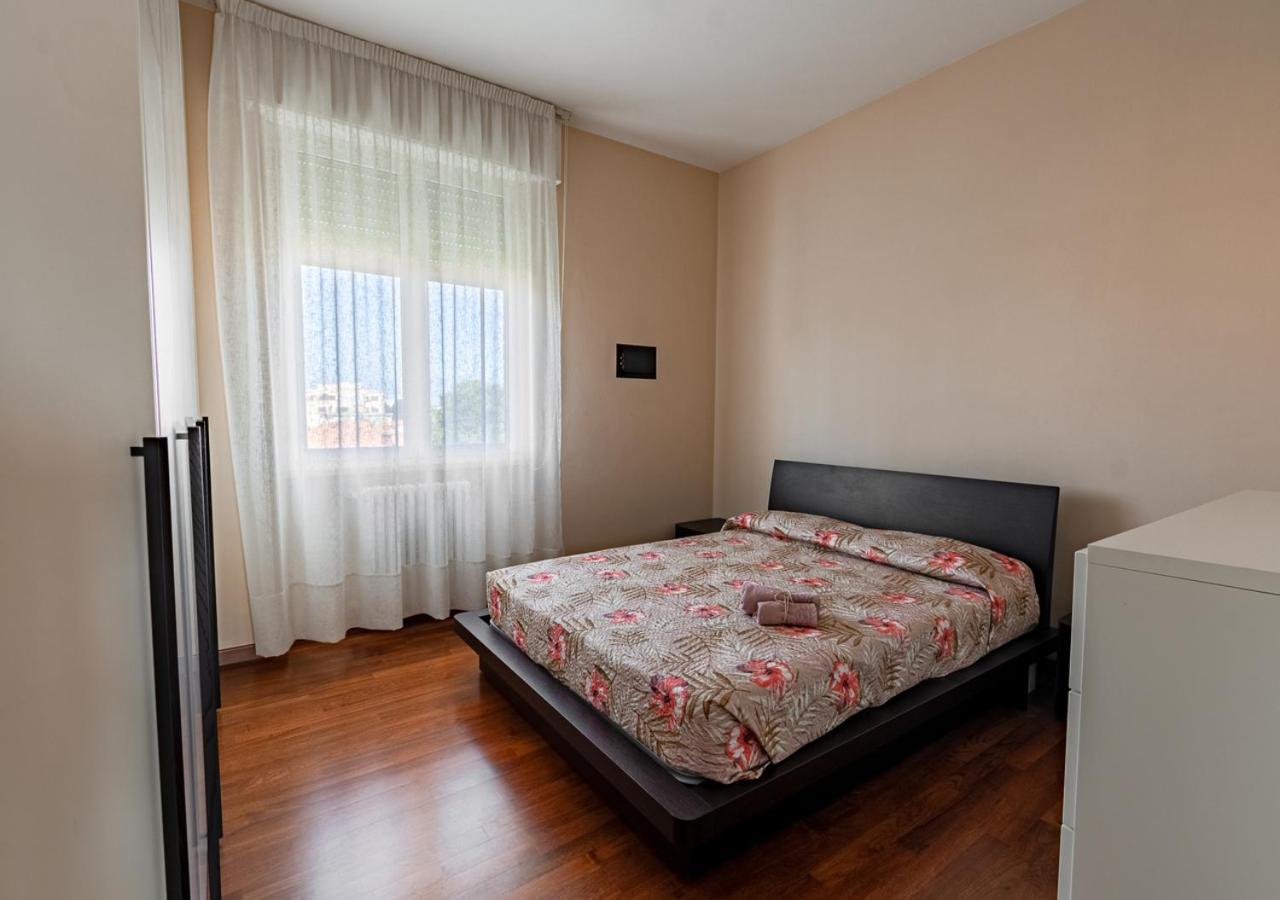 شقة Luxury House Near Train Station ليفورنو المظهر الخارجي الصورة