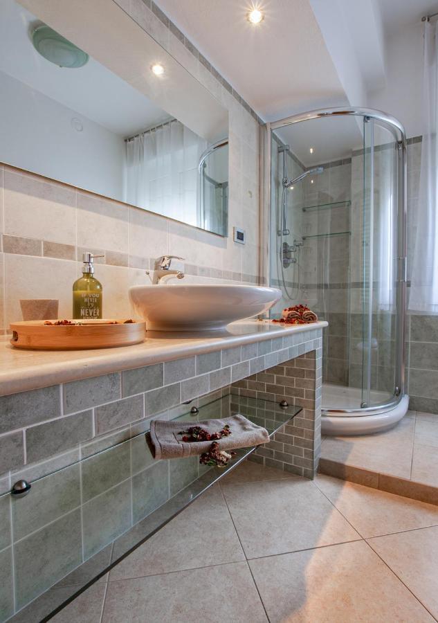 شقة Luxury House Near Train Station ليفورنو المظهر الخارجي الصورة