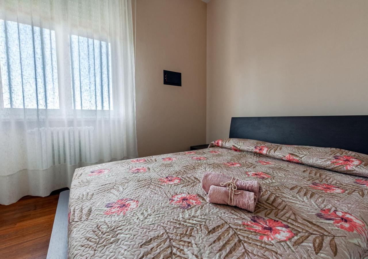 شقة Luxury House Near Train Station ليفورنو المظهر الخارجي الصورة